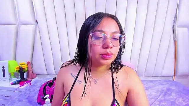 Snapshot of _Violeta_18 chatting on November 7, 2025, 2:49 am Violeta 18 online show from November 7, 2025, 2:49 am