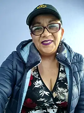 Snapshot of Tonhermosa chatting on July 11, 2026, 1:22 pm Tonhermosa online show from July 11, 2026, 1:22 pm