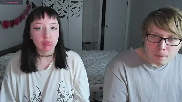 JayMollyy online show from April 28, 2026, 4:11 pm