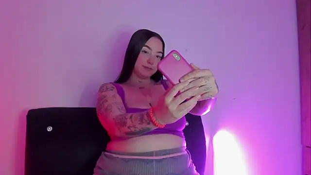 Snapshot of Celestte chatting on April 14, 2026, 4:06 am Celestte online show from April 14, 2026, 4:06 am