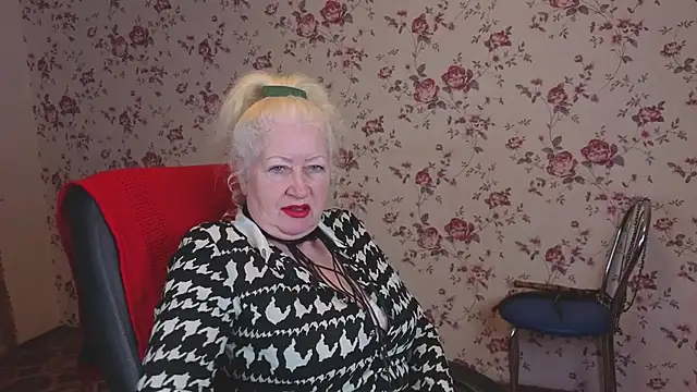 Snapshot of Maya_Mayflower chatting on November 2, 2025, 4:06 am Maya Mayflower online show from November 2, 2025, 4:06 am