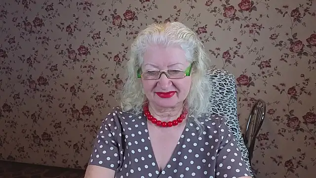 Snapshot of Maya_Mayflower chatting on November 16, 2025, 4:06 am Maya Mayflower online show from November 16, 2025, 4:06 am