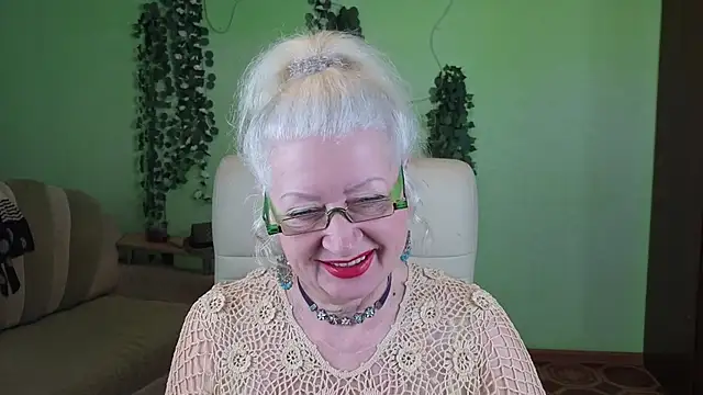 Snapshot of Maya_Mayflower chatting on November 9, 2025, 5:11 am Maya Mayflower online show from November 9, 2025, 5:11 am