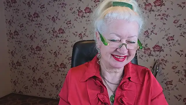 Snapshot of Maya_Mayflower chatting on December 14, 2025, 4:08 am Maya Mayflower online show from December 14, 2025, 4:08 am