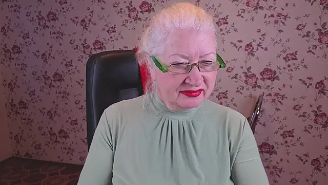 Snapshot of Maya_Mayflower chatting on October 26, 2025, 4:02 am Maya Mayflower online show from October 26, 2025, 4:02 am