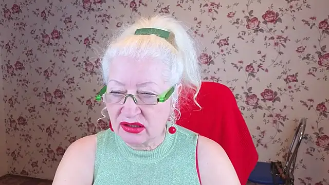 Snapshot of Maya_Mayflower chatting on November 28, 2025, 4:01 am Maya Mayflower online show from November 28, 2025, 4:01 am