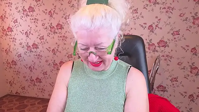 Snapshot of Maya_Mayflower chatting on October 31, 2025, 4:09 am Maya Mayflower online show from October 31, 2025, 4:09 am