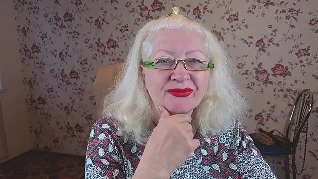 Snapshot of Maya_Mayflower chatting on October 18, 2025, 4:14 am Maya Mayflower online show from October 18, 2025, 4:14 am