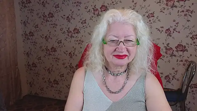 Snapshot of Maya_Mayflower chatting on November 6, 2025, 4:16 am Maya Mayflower online show from November 6, 2025, 4:16 am