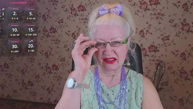 Maya Mayflower online show from February 3, 2026, 2:53 am