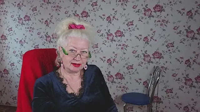 Snapshot of Maya_Mayflower chatting on October 11, 2025, 4:02 am Maya Mayflower online show from October 11, 2025, 4:02 am