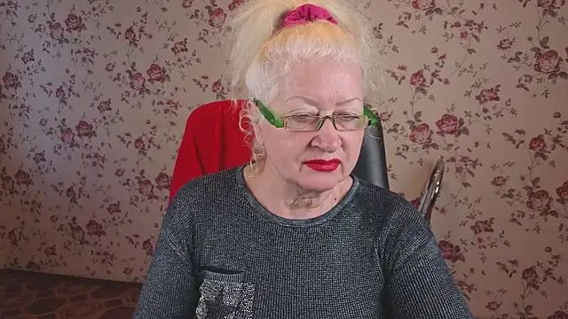 Snapshot of Maya_Mayflower chatting on October 27, 2025, 4:02 am Maya Mayflower online show from October 27, 2025, 4:02 am