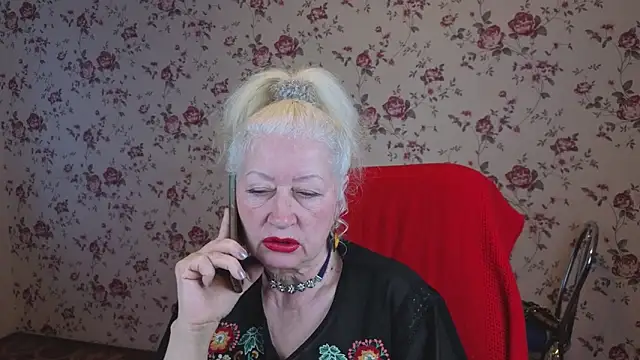 Snapshot of Maya_Mayflower chatting on November 30, 2025, 4:57 am Maya Mayflower online show from November 30, 2025, 4:57 am