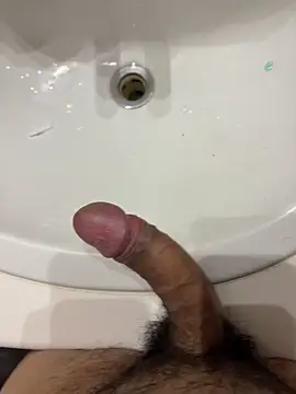 Snapshot of Runstat chatting on November 26, 2025, 12:54 am Runstat online show from November 26, 2025, 12:54 am