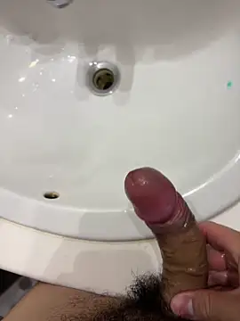 Snapshot of Runstat chatting on February 26, 2026, 12:43 am Runstat online show from February 26, 2026, 12:43 am