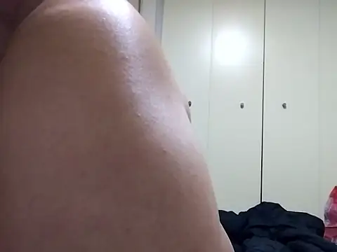 Snapshot of taaaaaa- chatting on November 30, 2025, 12:17 pm taaaaaa- online show from November 30, 2025, 12:17 pm