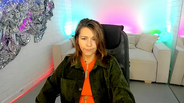 NicoleHitman online show from September 12, 2025, 5:18 am