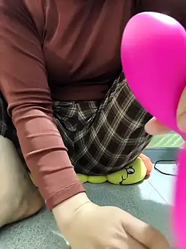 Lyly2525 online show from January 15, 2026, 12:58 am