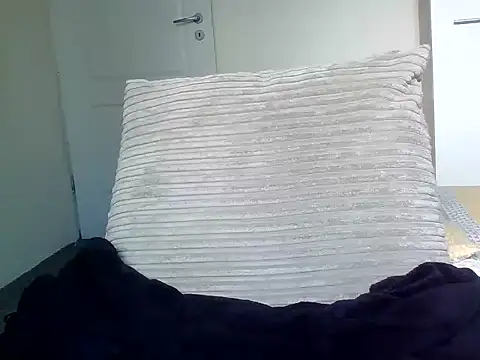 Snapshot of Enoch981 chatting on March 22, 2025, 9:45 am Enoch981 online show from March 22, 2025, 9:45 am