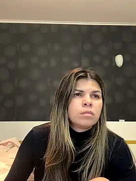 Snapshot of EllyMilf chatting on November 25, 2025, 9:48 pm EllyMilf online show from November 25, 2025, 9:48 pm