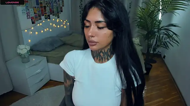 Snapshot of CharimgSabrina chatting on November 22, 2025, 6:12 am CharimgSabrina online show from November 22, 2025, 6:12 am