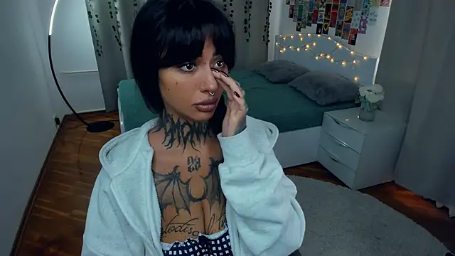 Snapshot of CharimgSabrina chatting on October 27, 2025, 7:09 am CharimgSabrina online show from October 27, 2025, 7:09 am