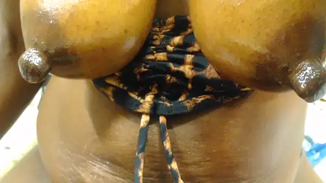 Snapshot of DarkSultryxxxx chatting on November 9, 2025, 2:32 pm DarkSultryxxxx online show from November 9, 2025, 2:32 pm