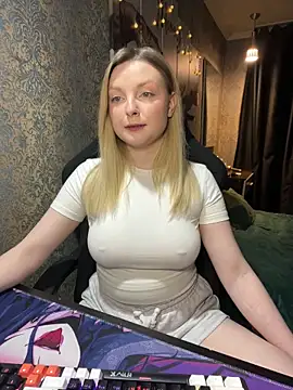 Snapshot of Lina_ly chatting on November 6, 2025, 8:57 pm Lina ly online show from November 6, 2025, 8:57 pm