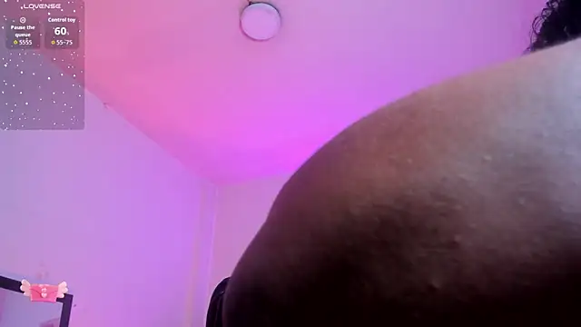 Ayliinn  online show from November 20, 2025, 5:30 am