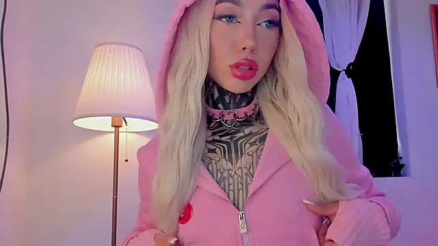 Snapshot of Dani_Valen chatting on November 4, 2025, 10:13 pm Dani Valen online show from November 4, 2025, 10:13 pm