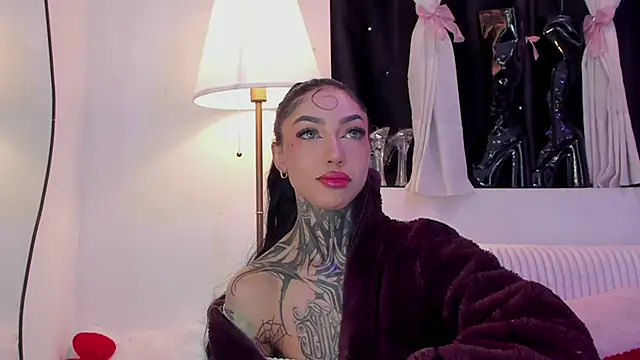 Snapshot of Dani_Valen chatting on December 14, 2025, 12:17 am Dani Valen online show from December 14, 2025, 12:17 am