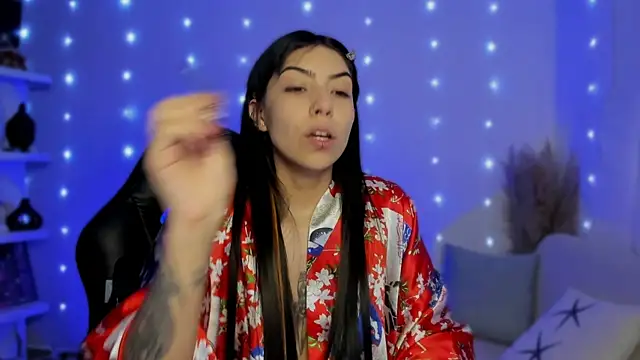 Saraa Desiree online show from December 3, 2025, 9:25 pm