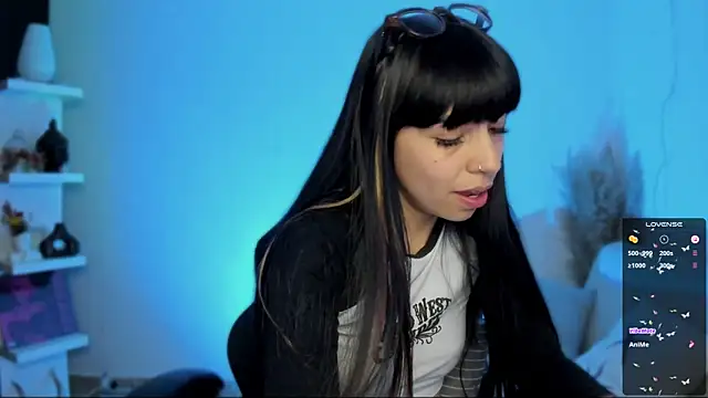 Saraa Desiree online show from December 17, 2025, 10:48 pm