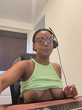 Melia Rayne online show from July 10, 2026, 10:15 am