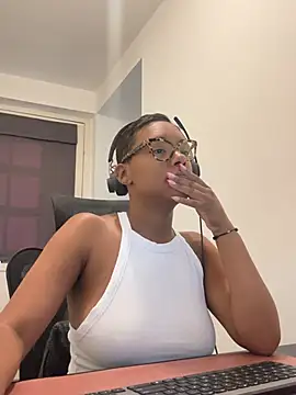 Melia Rayne online show from July 13, 2026, 10:25 am