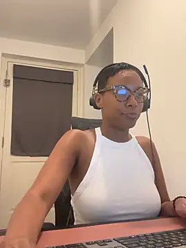 Melia Rayne online show from June 30, 2026, 9:53 am