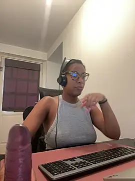 Melia Rayne online show from July 31, 2026, 10:14 am