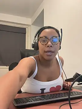 Melia Rayne online show from February 13, 2026, 10:37 am