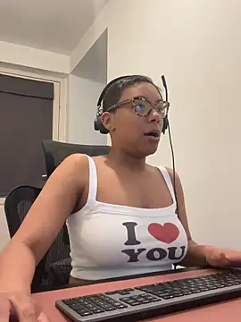 Melia Rayne online show from April 3, 2026, 11:05 am