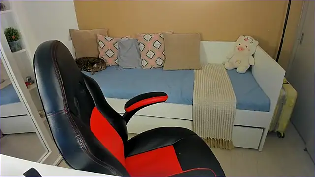 Snapshot of ValentinaMilann chatting on November 18, 2025, 7:28 pm ValentinaMilann online show from November 18, 2025, 7:28 pm