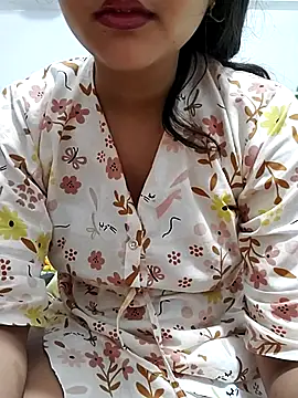 sexy-trisha1 online show from May 13, 2026, 7:32 pm