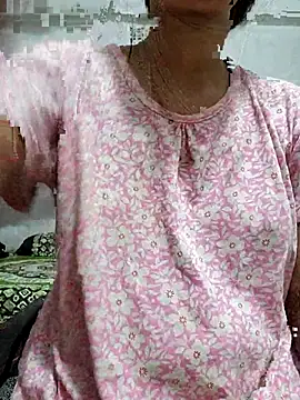 sexy-trisha1 online show from May 16, 2026, 10:53 pm