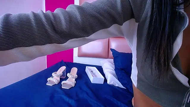 tiny sarah1 online show from November 21, 2025, 3:00 pm