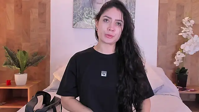 isabella winkler online show from March 1, 2026, 12:49 pm