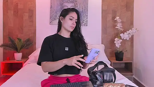 isabella winkler online show from March 24, 2026, 11:10 am