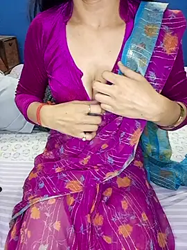 Cute-Zarina online show from November 8, 2025, 4:32 pm