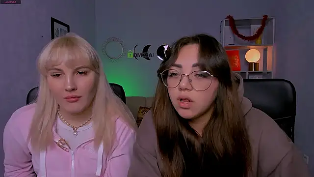 Snapshot of kiki_swan chatting on February 2, 2026, 7:18 am kiki swan online show from February 2, 2026, 7:18 am