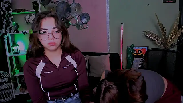 Snapshot of kiki_swan chatting on December 18, 2025, 6:51 am kiki swan online show from December 18, 2025, 6:51 am