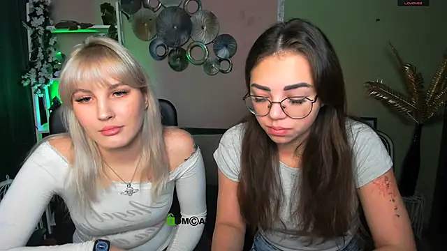 Snapshot of kiki_swan chatting on December 22, 2025, 7:08 am kiki swan online show from December 22, 2025, 7:08 am