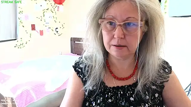 Snapshot of Wane_Witch chatting on August 2, 2026, 5:17 am Wane Witch online show from August 2, 2026, 5:17 am
